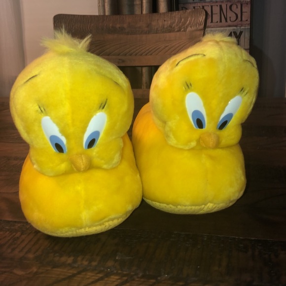 Warner Bros. Shoes - 🔥cute looney toons slippers 9-10